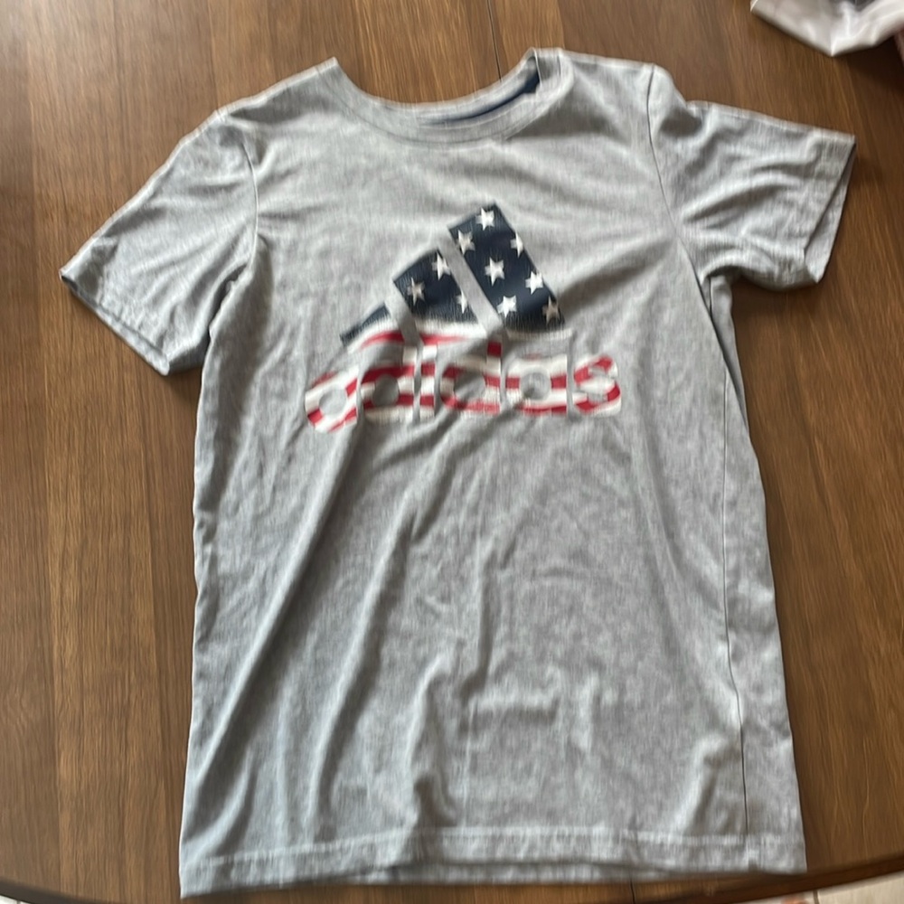Red/White/Blue American flag adidas T-Shirts kids L grey shirt back to school